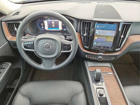 Certified 2023 Volvo XC60 B5 Plus w/ Climate Package image 20