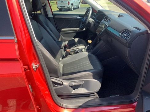 Used 2022 Volkswagen Tiguan SE image 19