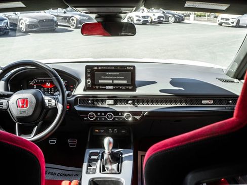 Used 2023 Honda Civic Type R image 8