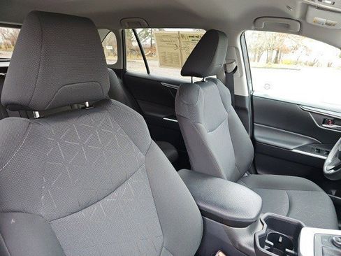 Used 2025 Toyota RAV4 XLE image 12