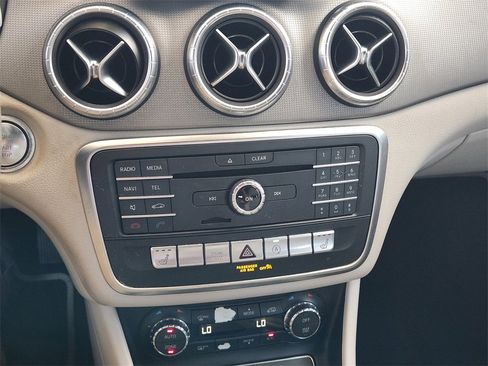 Used 2018 Mercedes-Benz CLA 250 image 21