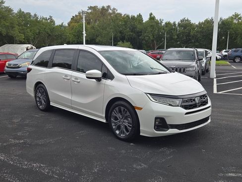 Certified 2026 Honda Odyssey Touring image 3
