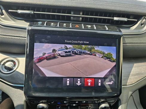 Used 2025 Jeep Grand Cherokee Limited 4xe image 17