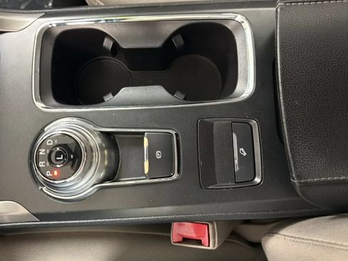 Used 2019 Ford Fusion SE FWD image 12