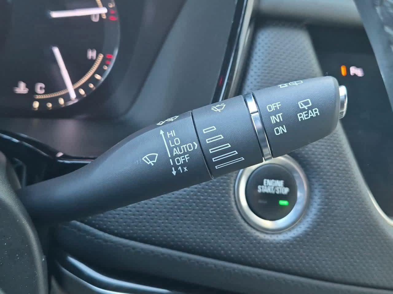 Used 2018 Cadillac XT5 AWD image 25