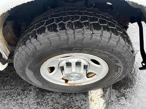 Used 2015 Chevrolet Express 2500 RWD image 10