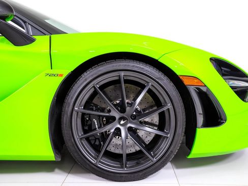 Used 2022 McLaren 720S Performance RWD image 18