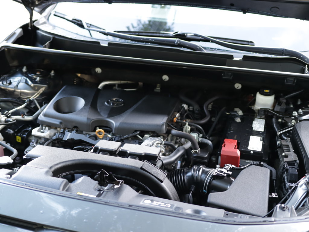 Used 2021 Toyota RAV4 LE AWD/4WD image 26