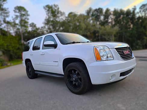Used 2013 GMC Yukon SLE w/ Convenience Package image 3