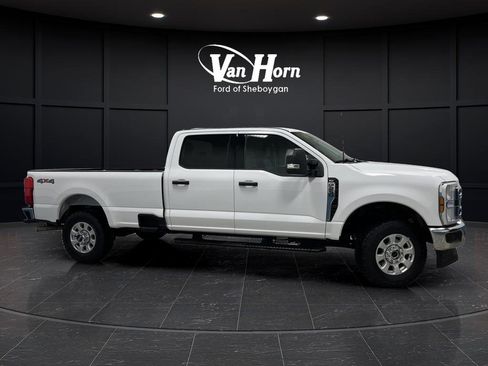 Used 2024 Ford F250 XLT image 2