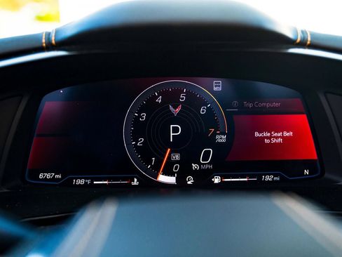 Used 2021 Chevrolet Corvette Stingray Premium Conv w/ Z51 Performance Package RWD image 38