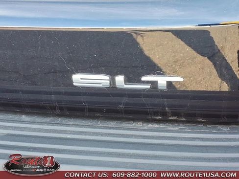 Used 2023 GMC Yukon XL SLT w/ SLT Premium Package image 21