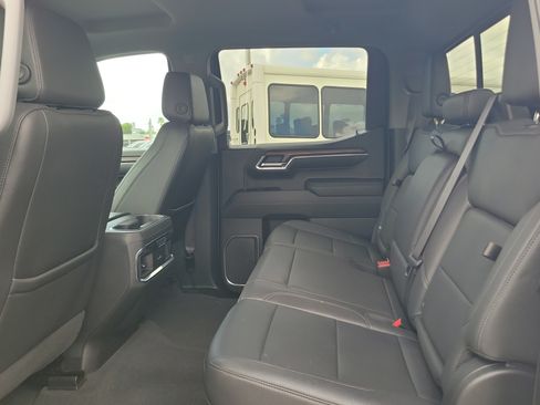 Used 2023 GMC Sierra 1500 SLT w/ SLT Premium Package AWD/4WD image 13