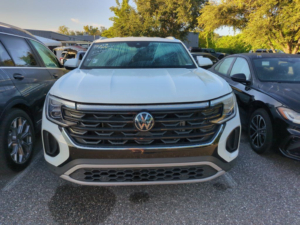 Used 2024 Volkswagen Atlas Cross Sport SE w/ Black Wheel Package FWD image 3