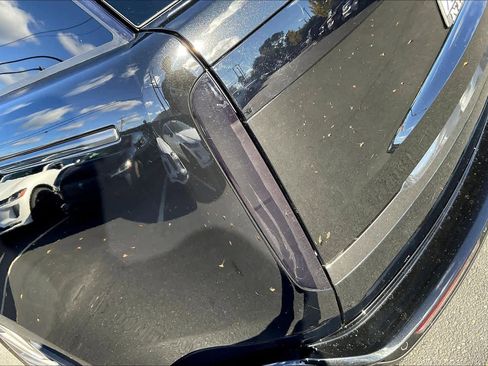 Used 2023 Land Rover Range Rover Long Wheelbase SE image 31