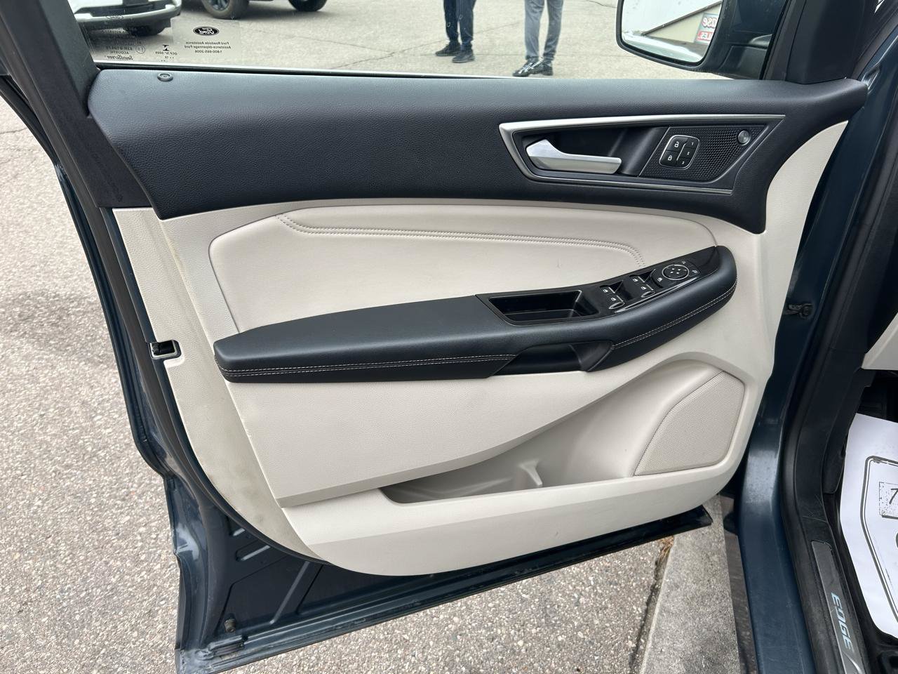 Used 2019 Ford Edge Titanium w/ Cold Weather Package AWD/4WD image 14
