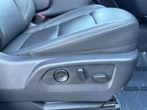 Used 2024 GMC Sierra 1500 SLT image 23