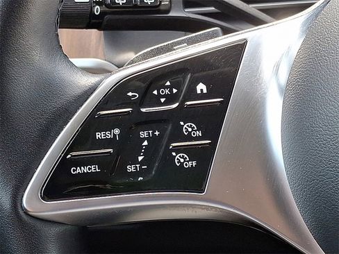 Used 2024 Mercedes-Benz GLC 300 4MATIC image 19