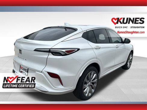 New 2025 Buick Envista Avenir image 12