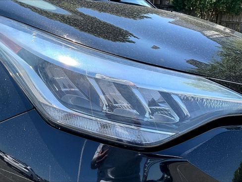 Used 2021 Toyota C-HR LE FWD image 25