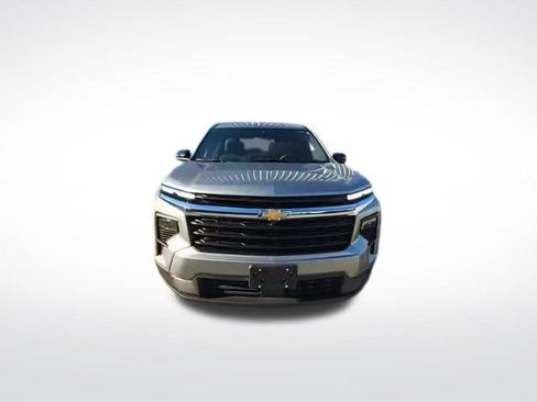 Used 2024 Chevrolet Traverse LS image 2