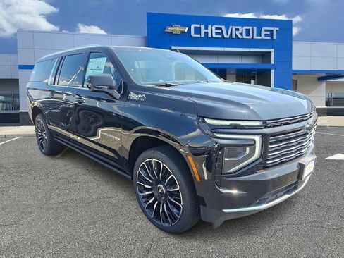 New 2026 Chevrolet Suburban High Country AWD/4WD image 2