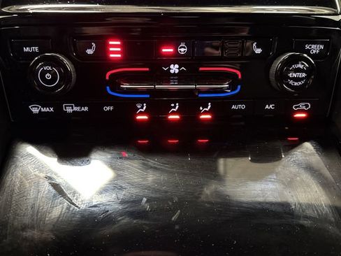 Used 2024 Jeep Grand Cherokee Altitude image 20