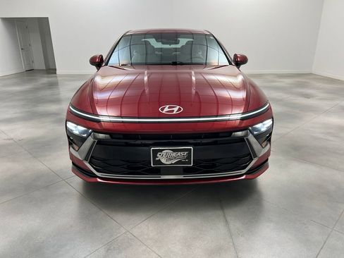 Used 2025 Hyundai Sonata SEL FWD image 2