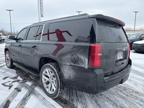 Used 2016 Chevrolet Suburban LT image 7