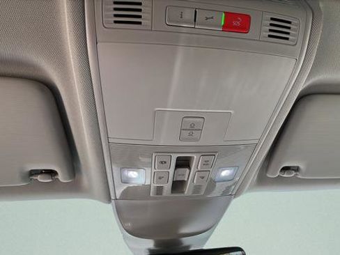 New 2026 Volkswagen Taos SE AWD/4WD image 17
