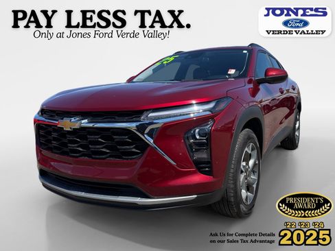 Used 2025 Chevrolet Trax LT w/ LT Convenience Package FWD image 1