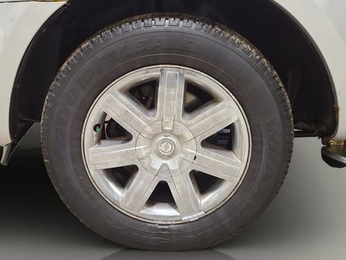 Used 2009 Chrysler Aspen Limited image 25