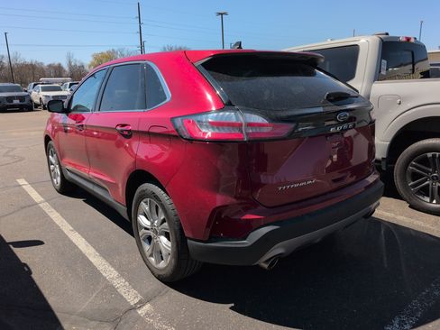 Used 2024 Ford Edge Titanium image 3