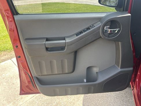 Used 2015 Nissan Xterra X image 30