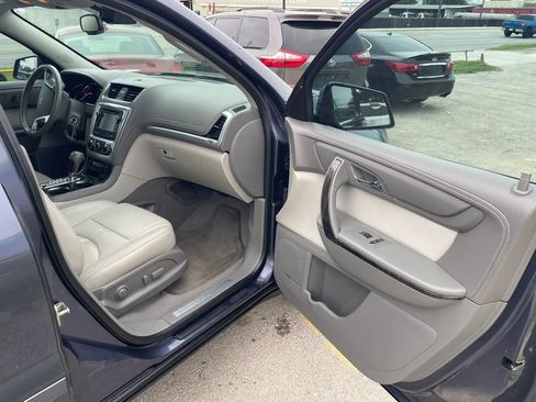 Used 2014 GMC Acadia SLT FWD image 9