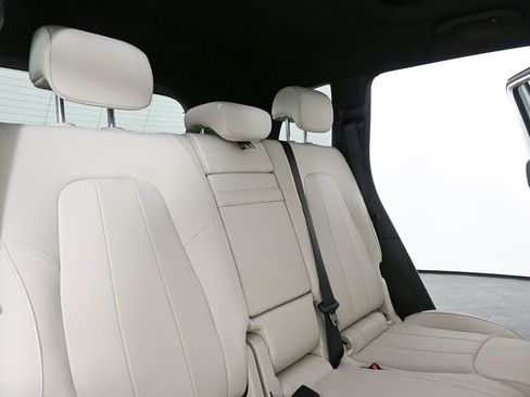 Used 2025 Mercedes-Benz GLB 250 image 21