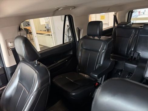 Used 2022 Ford Expedition Max XLT image 16