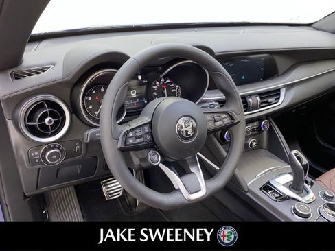 Used 2023 Alfa Romeo Stelvio Ti image 27