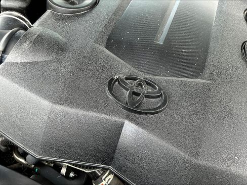 Used 2023 Toyota 4Runner Limited AWD/4WD image 31