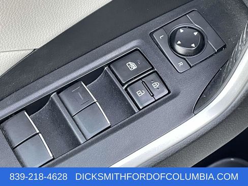 Used 2020 Toyota RAV4 XLE Premium image 18