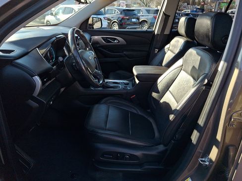Used 2020 Chevrolet Traverse LT w/ LT Premium Package image 16
