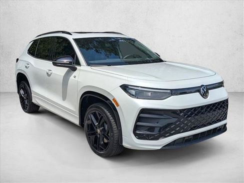 New 2026 Volkswagen Tiguan SE R-Line AWD/4WD image 3