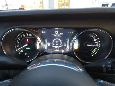 Used 2023 Jeep Wrangler Unlimited Sahara w/ Cold Weather Group image 13