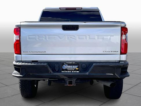 Used 2020 Chevrolet Silverado 2500 Custom w/ Custom Value Package image 5