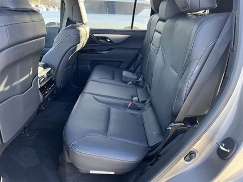 Used 2023 Lexus LX 600 F Sport image 10