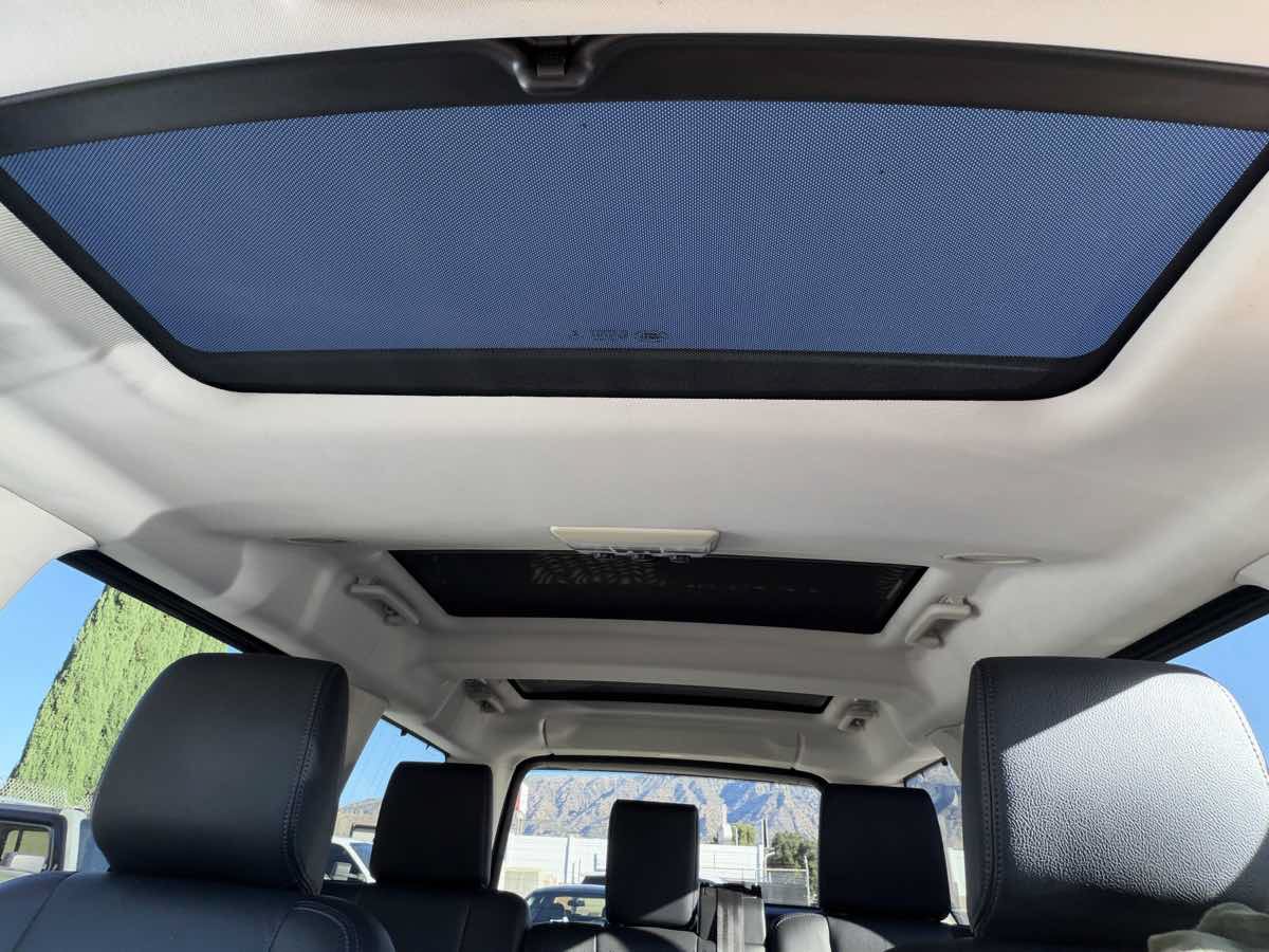 Used 2015 Land Rover LR4 HSE AWD/4WD image 27