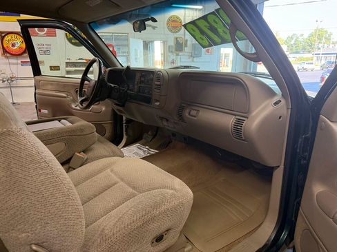 Used 1998 Chevrolet Silverado 1500 2WD Extended Cab w/ Preferred Equipment Group 2 image 17