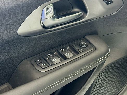 New 2026 Chrysler Pacifica Select image 19