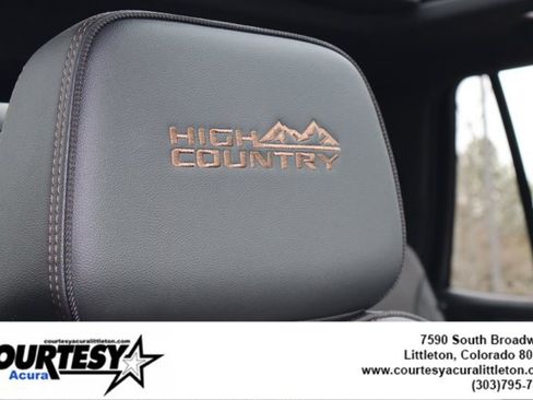 Used 2025 Chevrolet Tahoe High Country AWD/4WD image 39