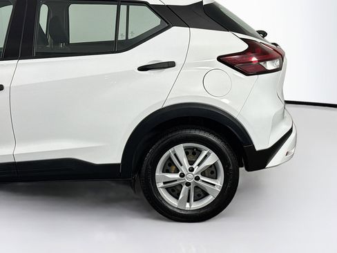 Used 2023 Nissan Kicks S image 34